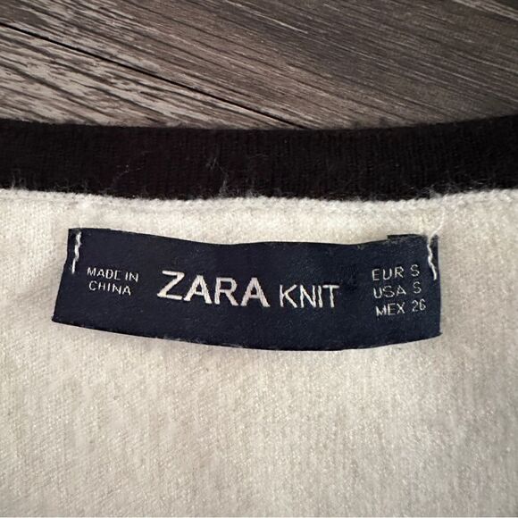 Zara Sleeveless Knit Sweater - Picture 3 of 5